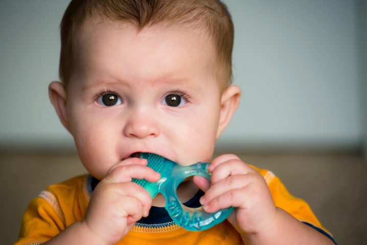 Simon先生の英語ブログで学ぶ使える英語表現ーTeething「歯が生える」