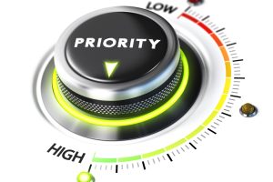 【大人のビジネス英語】ビジネスシーンで必須の英単語「prioritize」