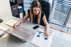【ビジネス英文メール】もう迷わない！英語での正しい分数の書き方・読み方