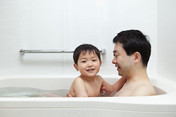 【海外文化を学ぼう！】アメリカ人は子供とお風呂に入らない！？