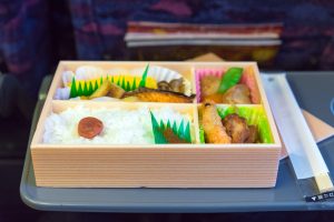 【子ども新聞 vol.31】旅行中に何を食べますか？