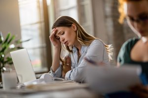 【便利な英語フレーズ】「ちょっと具合が悪いです」は英語でなんという？